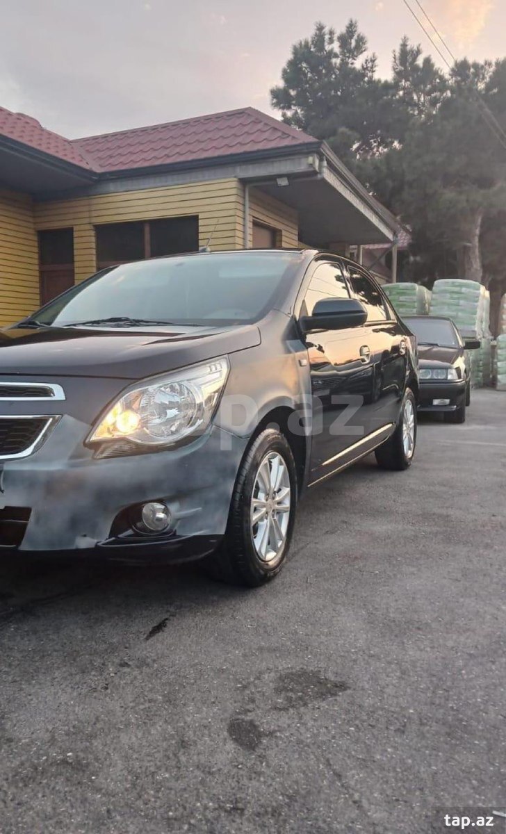 Chevrolet Cobalt, 2023 il (10)