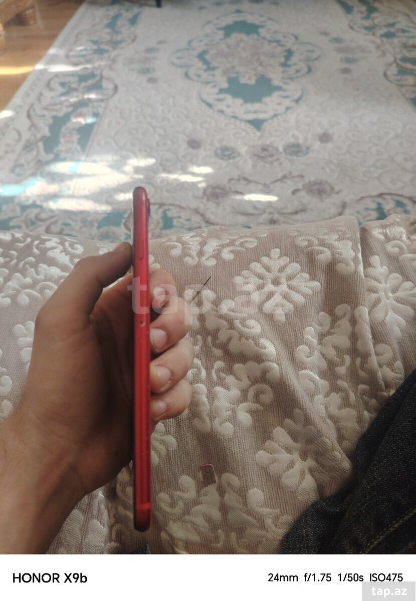 Apple iPhone 8 Plus Red 64GB (5)