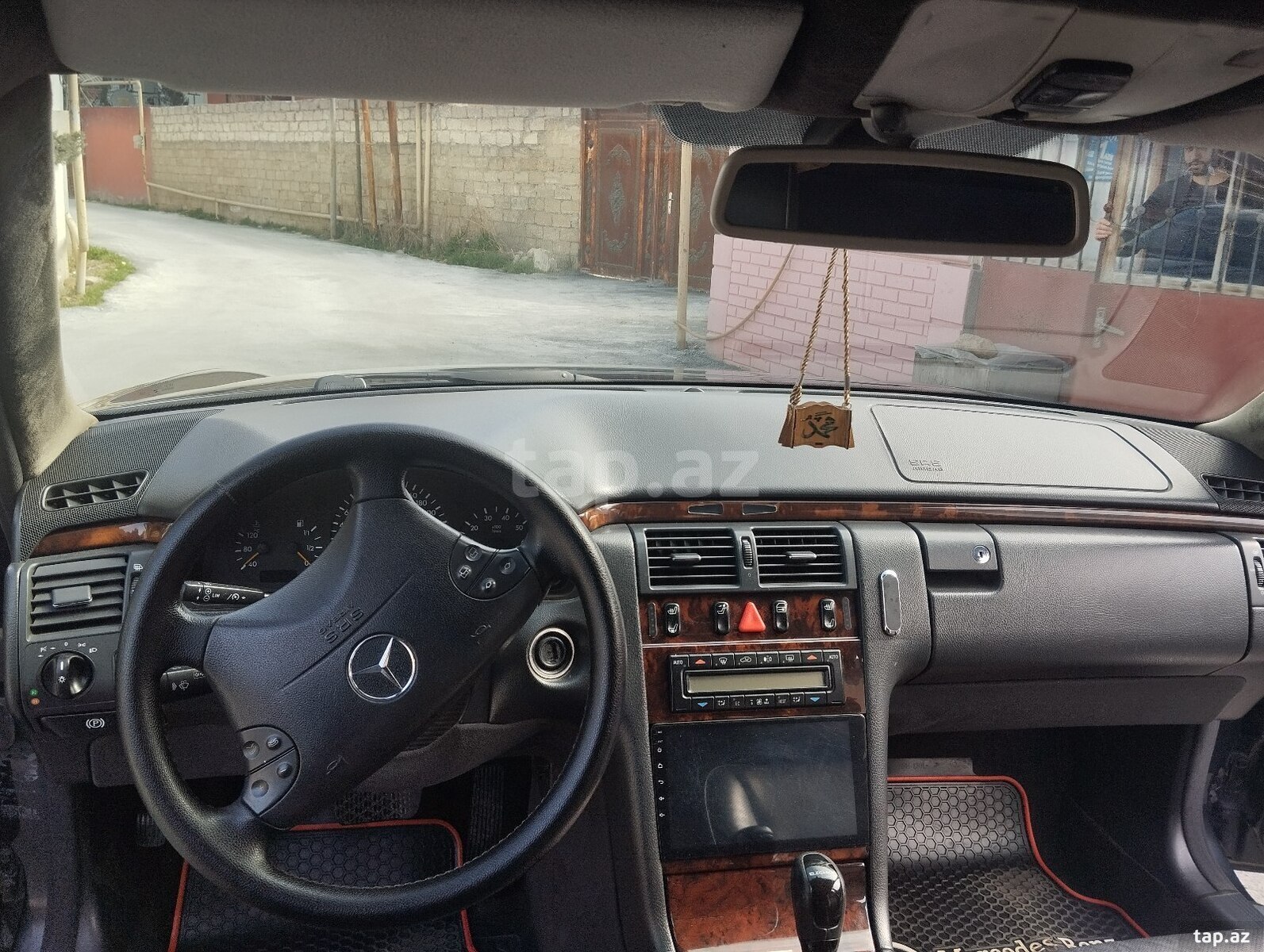 Mercedes E 320, 2000 il (8)