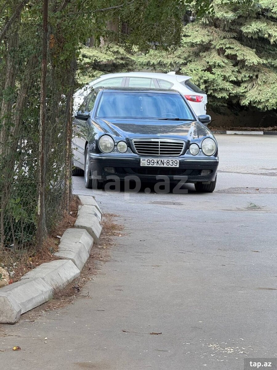Mercedes E 320, 2000 il (11)