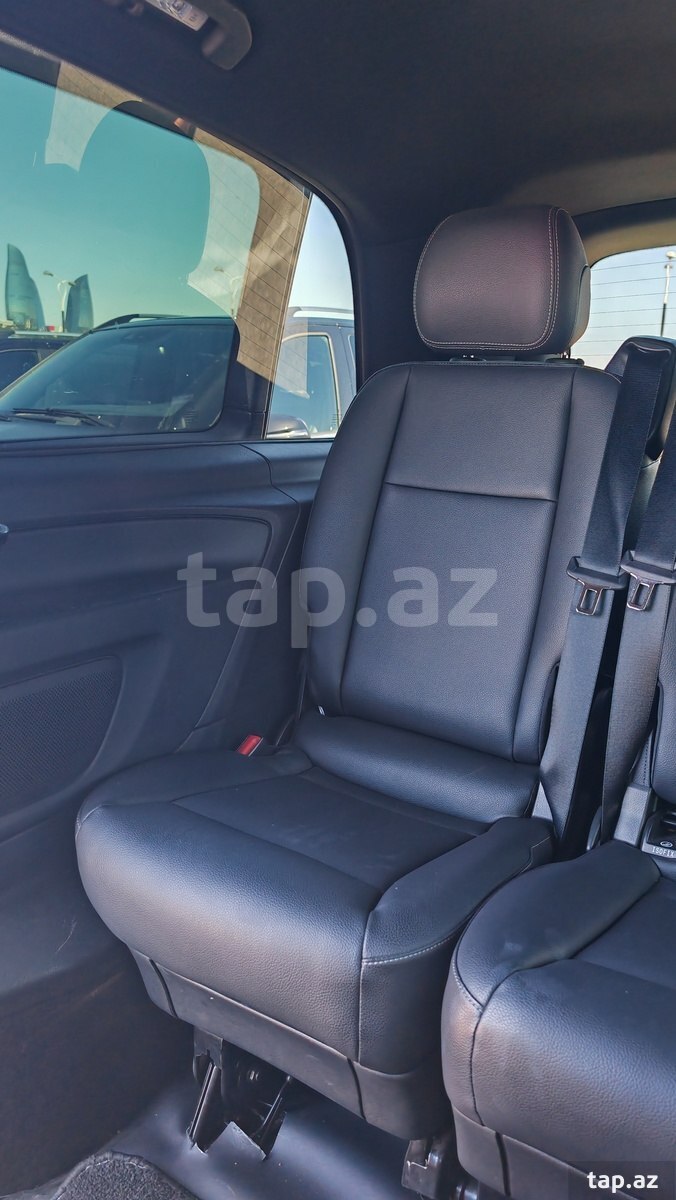 Xarici Qonaqlar Üçün Premium Transfer Mercedes V-Class (15)