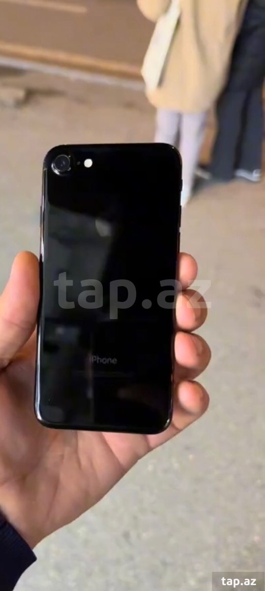 Apple iPhone 7 Jet Black 128GB (2)