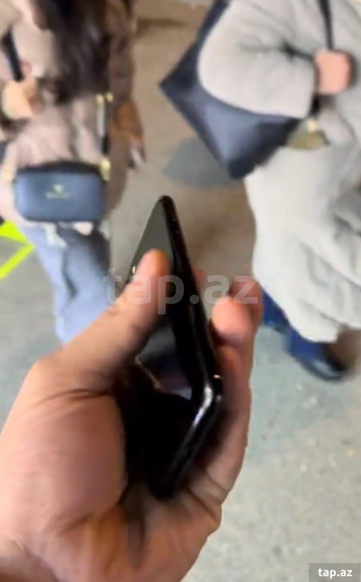 Apple iPhone 7 Jet Black 128GB (3)