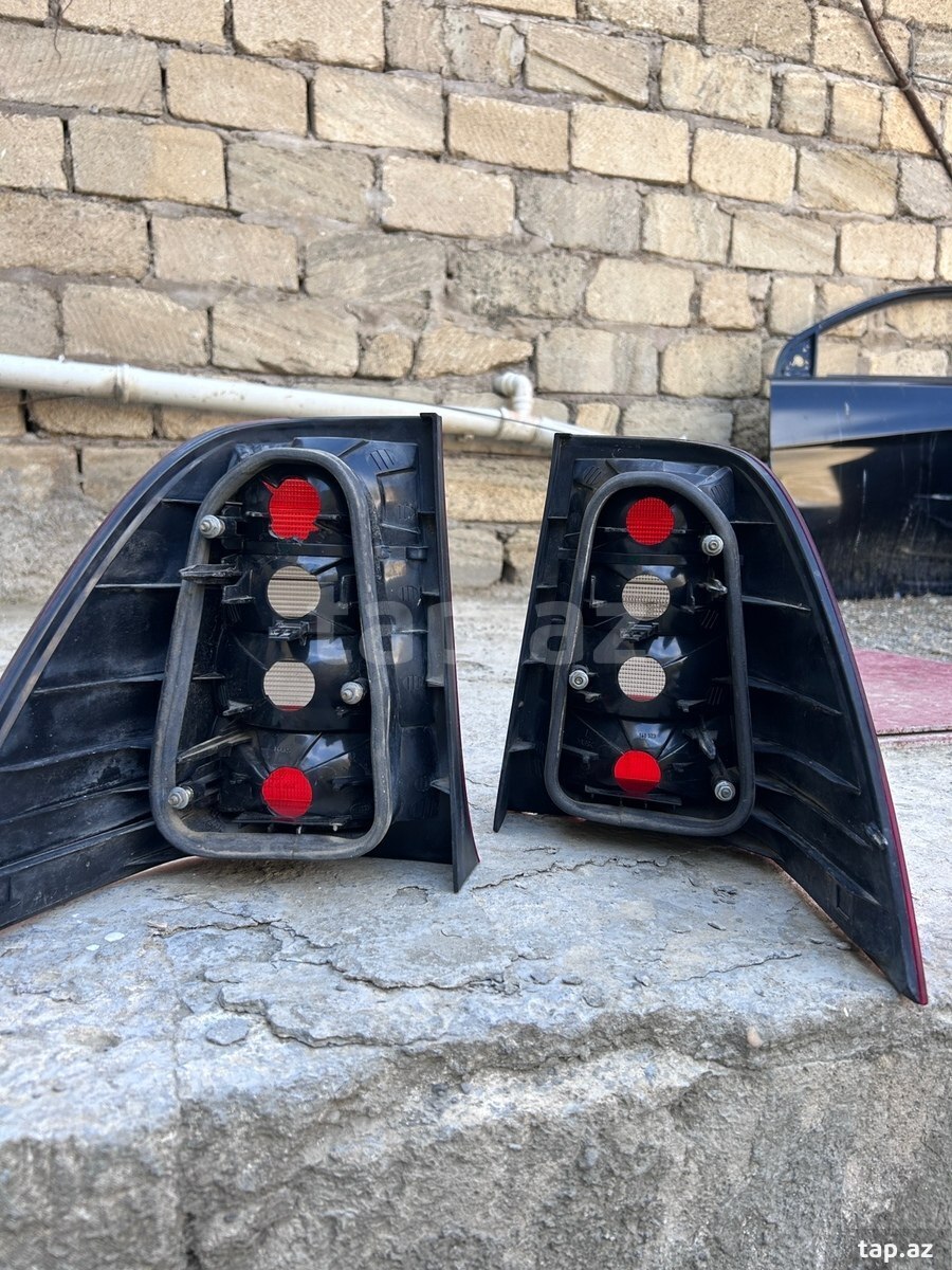 Mercedes W202 stop işıqları (2)