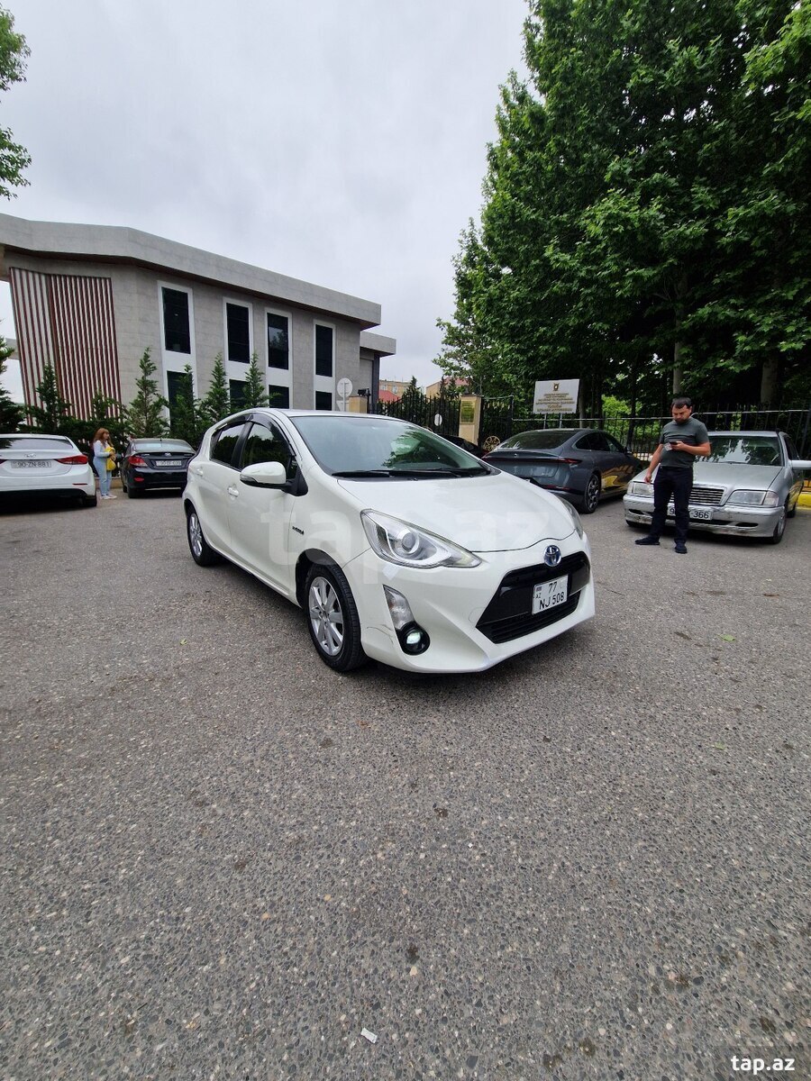 Toyota Aqua, 2016 il (5)