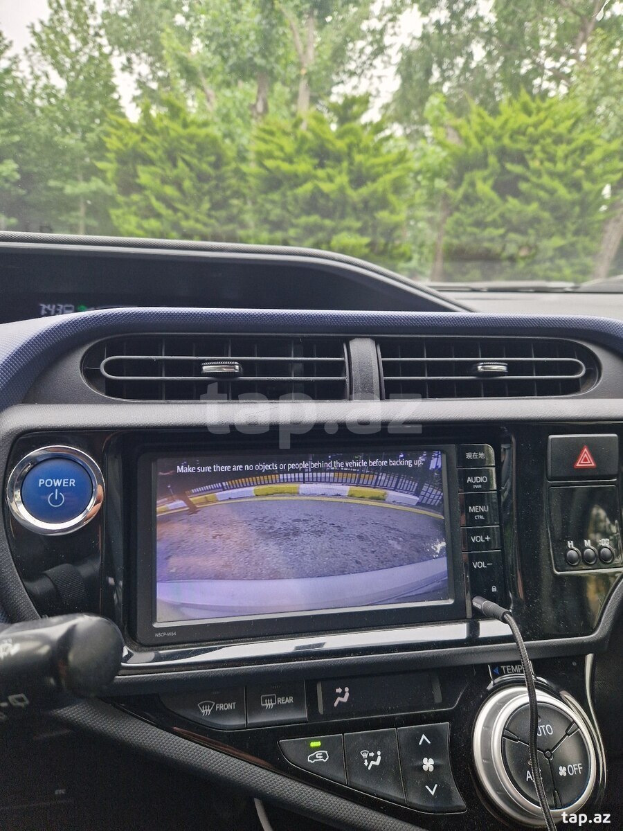 Toyota Aqua, 2016 il (21)