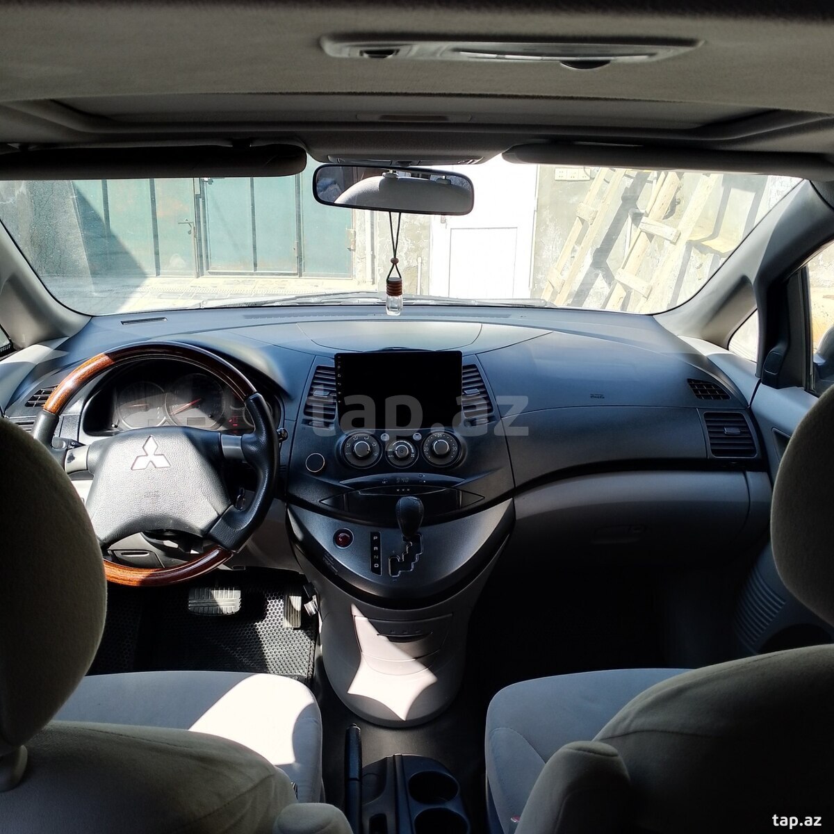 Mitsubishi Chariot Grandis, 2006 il (11)