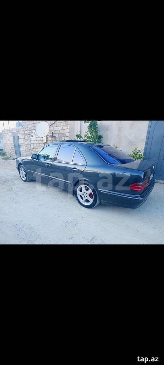 Mercedes E 320, 2000 il (2)