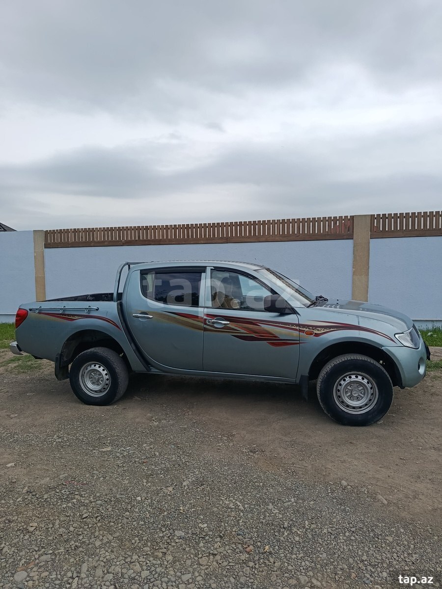 Mitsubishi L 200, 2007 il (4)