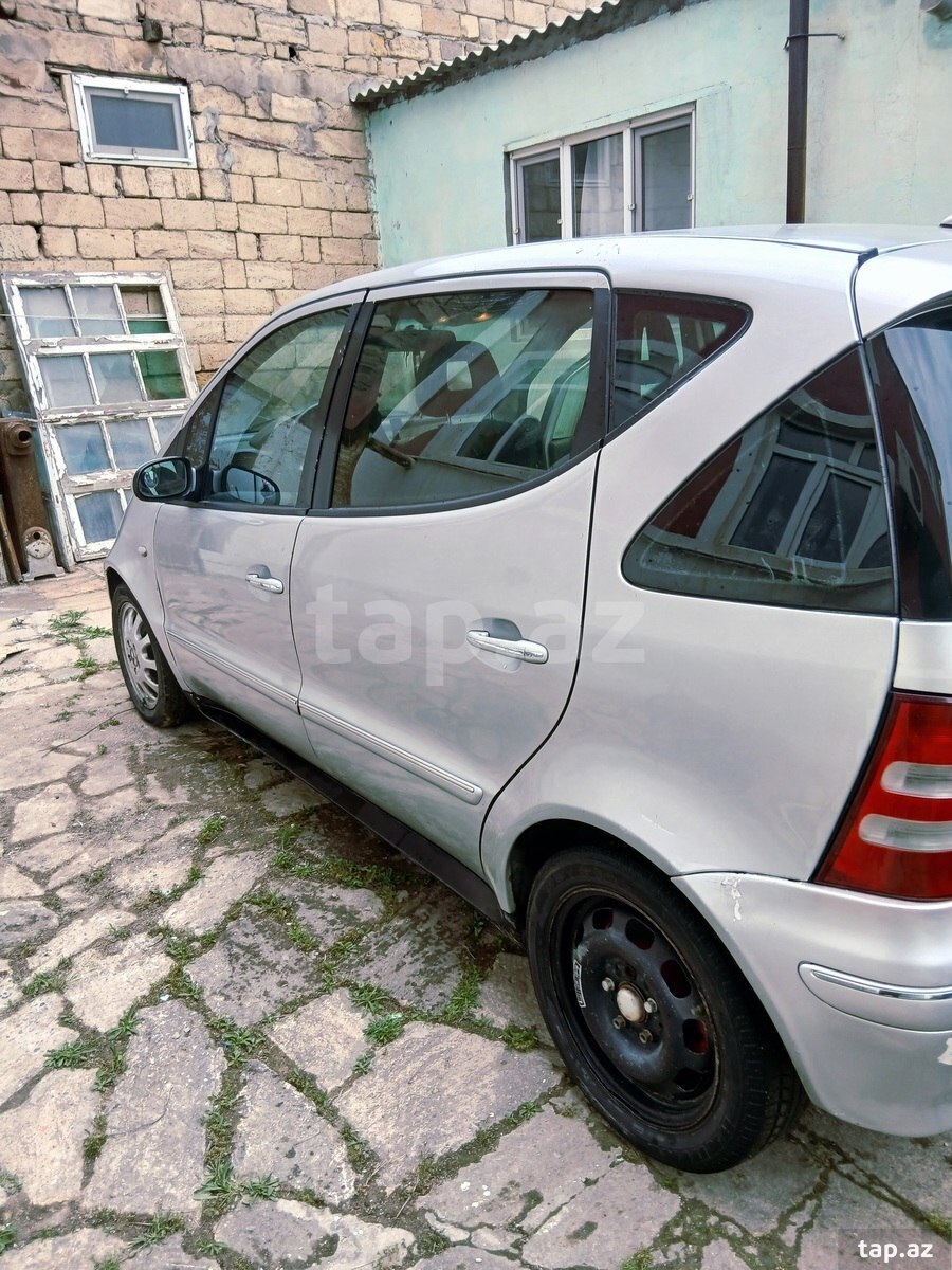 Mercedes A 160, 2002 il (2)