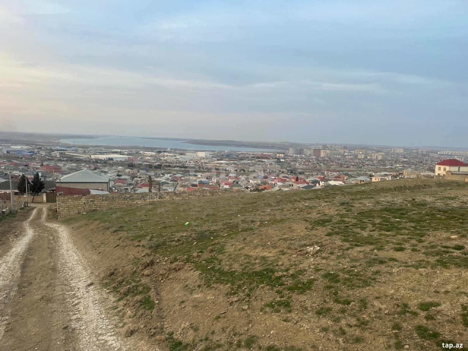 10 sot torpaq sahəsi, Hökməli qəs.
