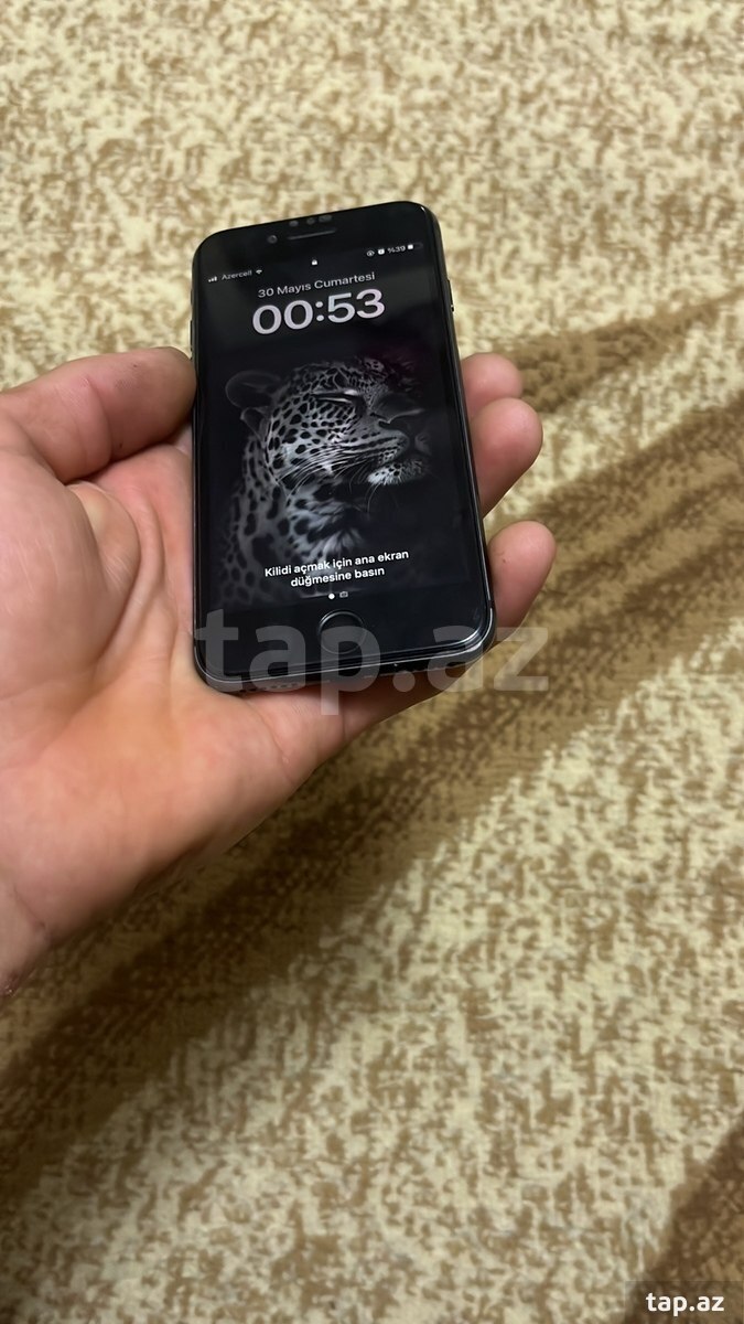 Apple iPhone 8 Space Gray 64GB (2)
