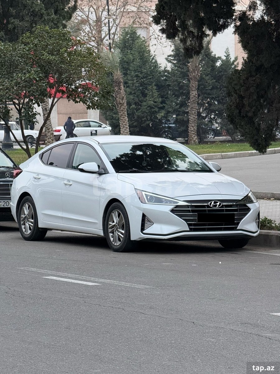 Hyundai Elantra, 2018 il