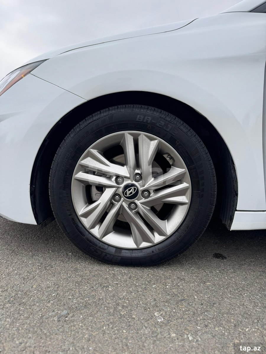 Hyundai Elantra, 2018 il (8)