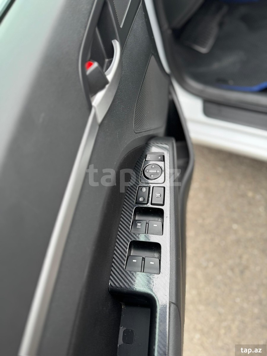 Hyundai Elantra, 2018 il (11)