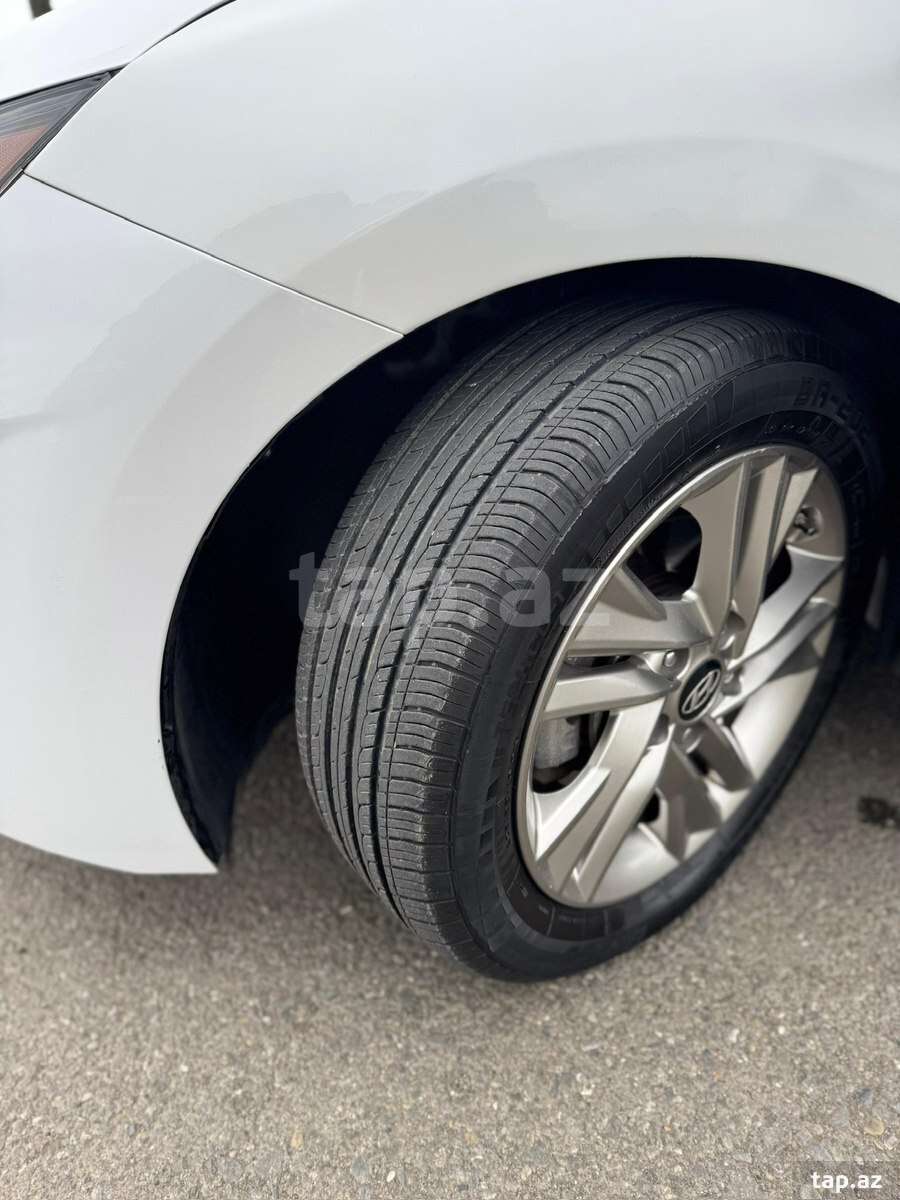 Hyundai Elantra, 2018 il (6)