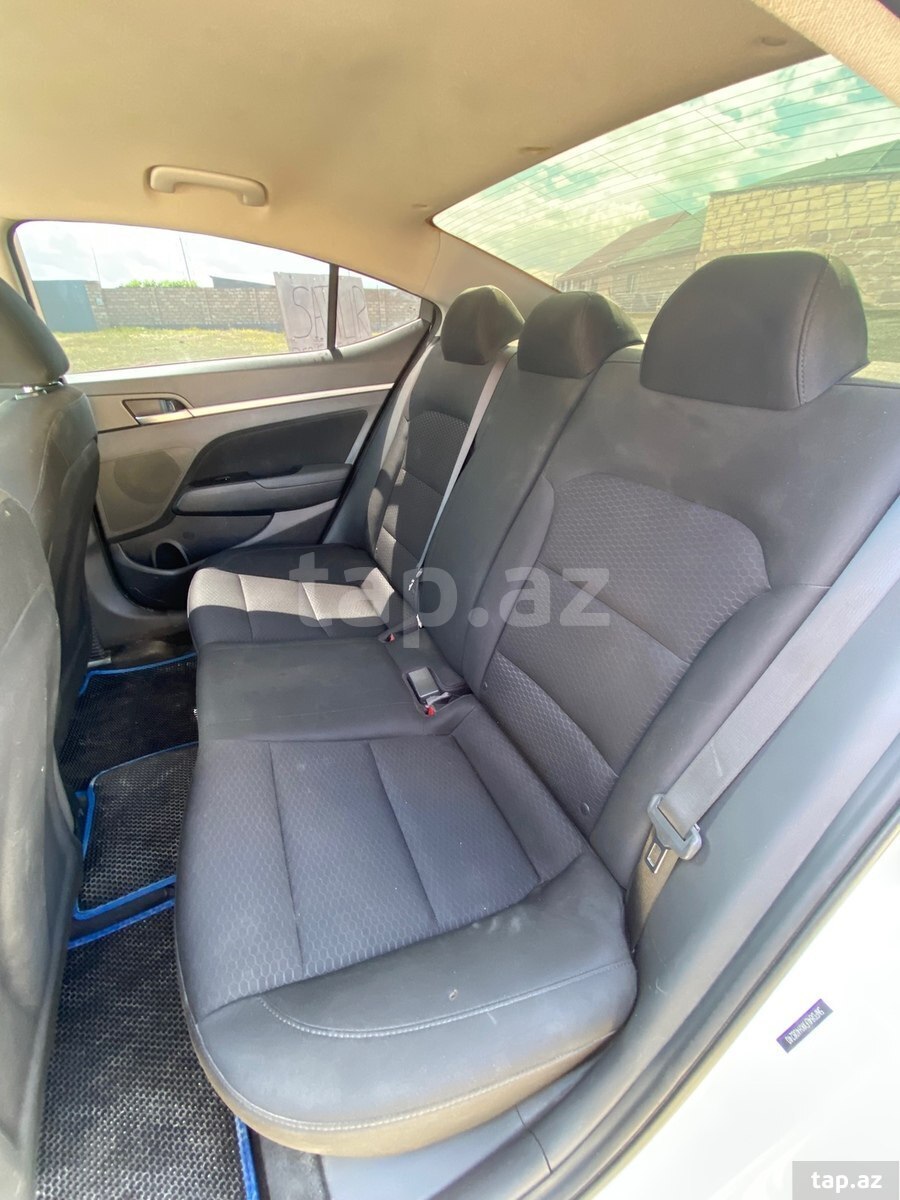 Hyundai Elantra, 2018 il (17)