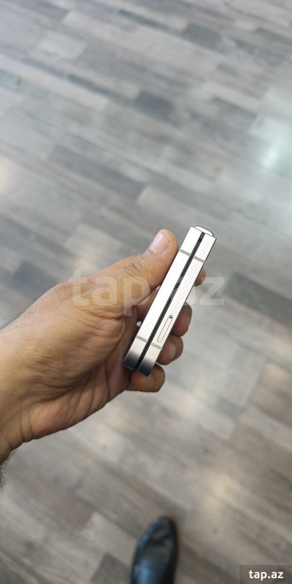 Samsung Galaxy Z Flip 6 Silver Shadow 256GB/12GB (8)