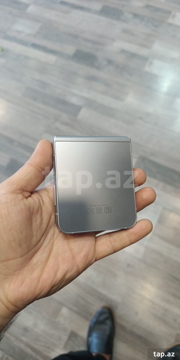 Samsung Galaxy Z Flip 6 Silver Shadow 256GB/12GB (12)