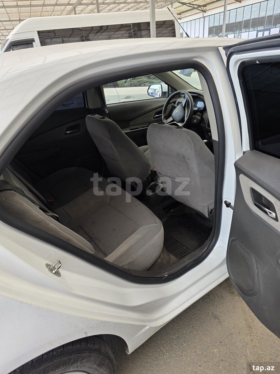 Chevrolet Cobalt, 2024 il (7)