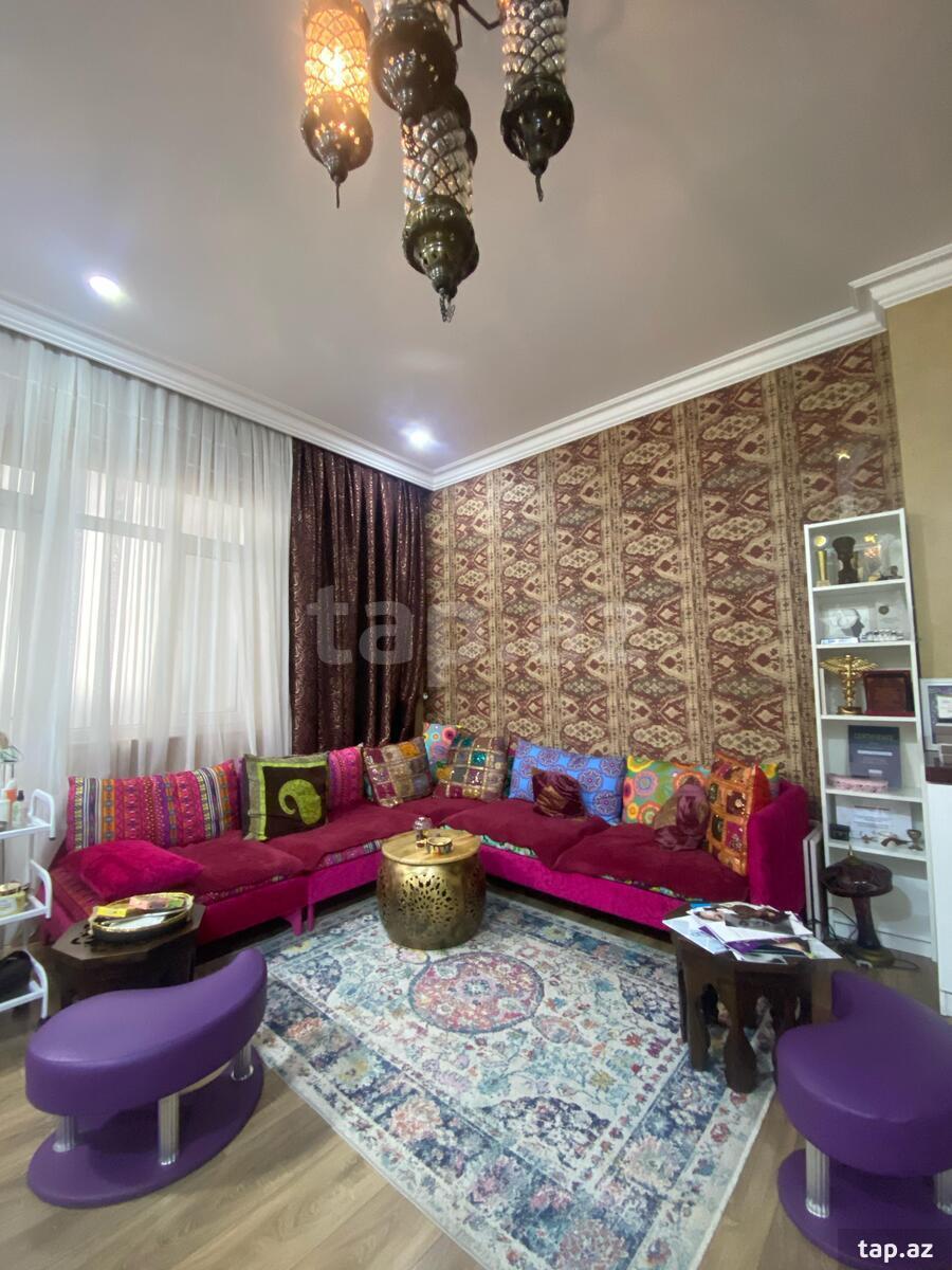 4-otaqlı yeni tikili, İnşaatçılar m., 157 m²