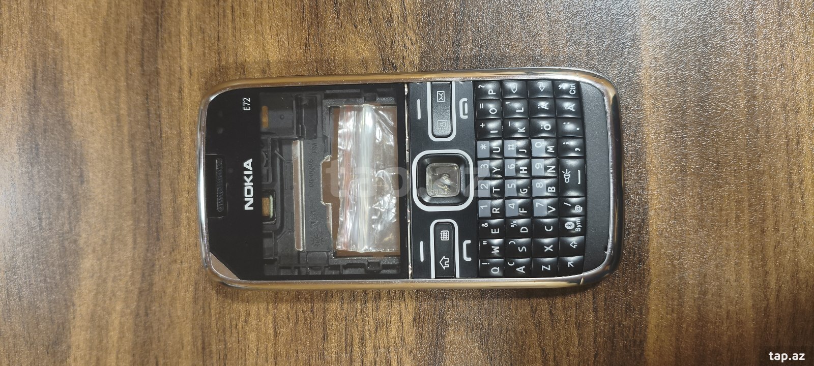 Nokia E72 Metal Grey (3)