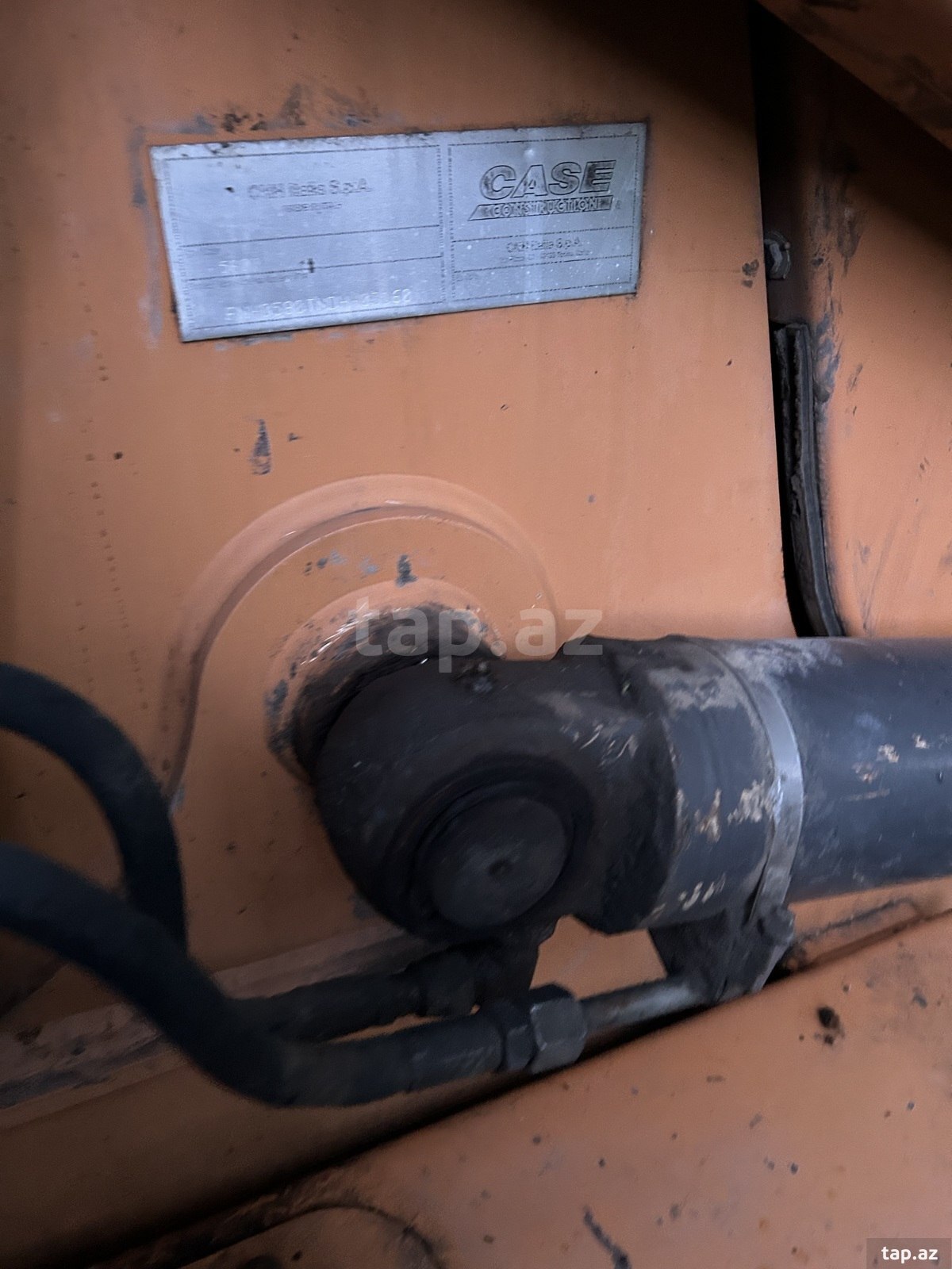 Ekskavator Case, 2013 il (7)