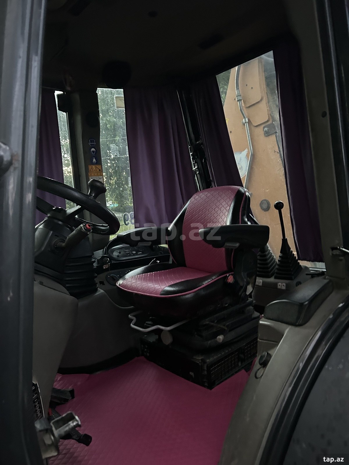 Ekskavator Case, 2013 il (11)