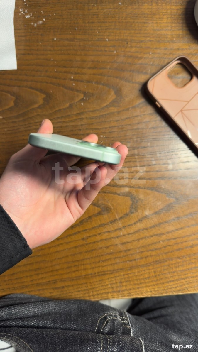 Apple iPhone 15 Green 128GB/6GB (4)
