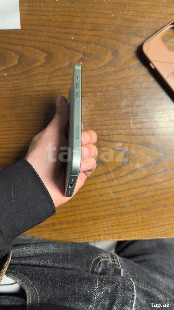 Apple iPhone 15 Green 128GB/6GB (6)