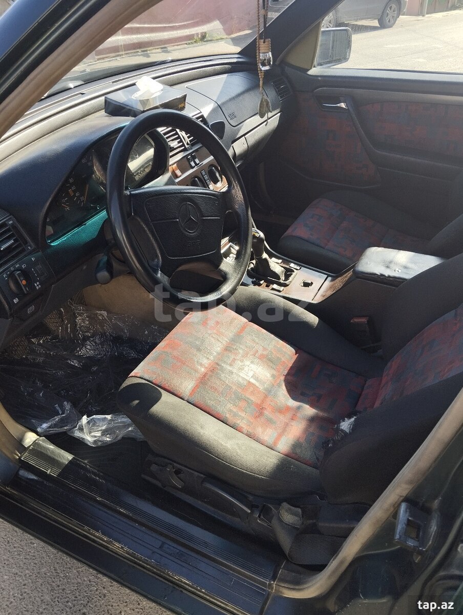 Mercedes C 220, 1993 il (11)