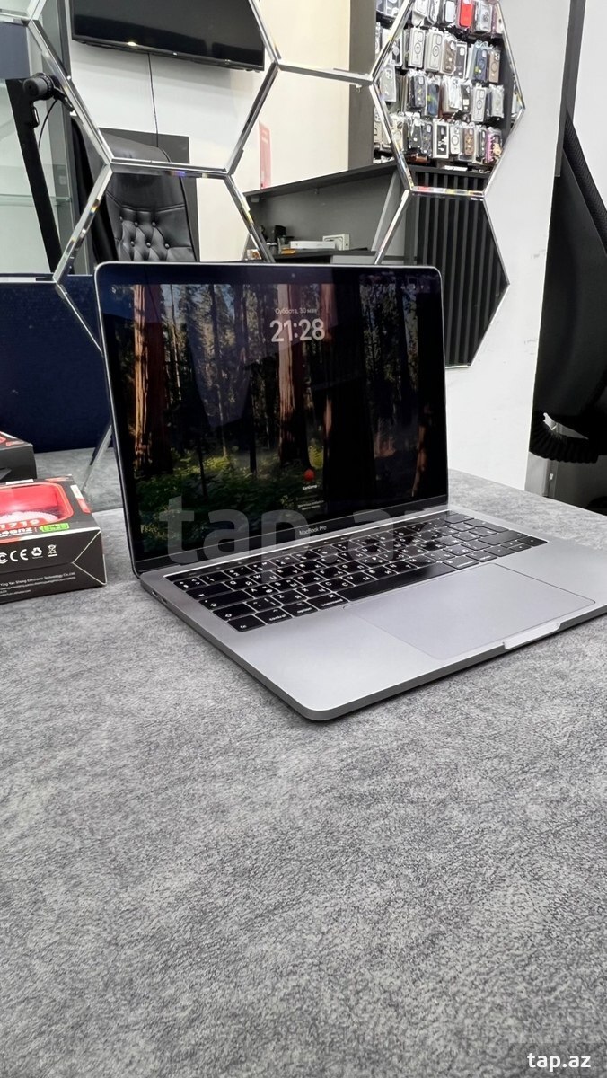 Apple MacBook Pro 2019 (2)