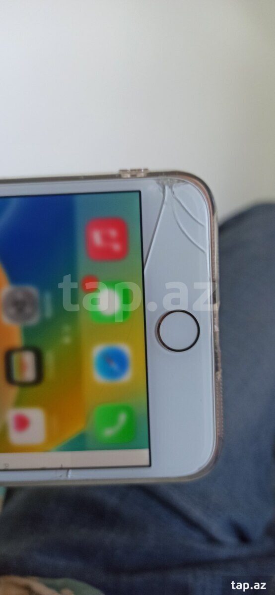 Apple iPhone 8 Plus Red 64GB (4)