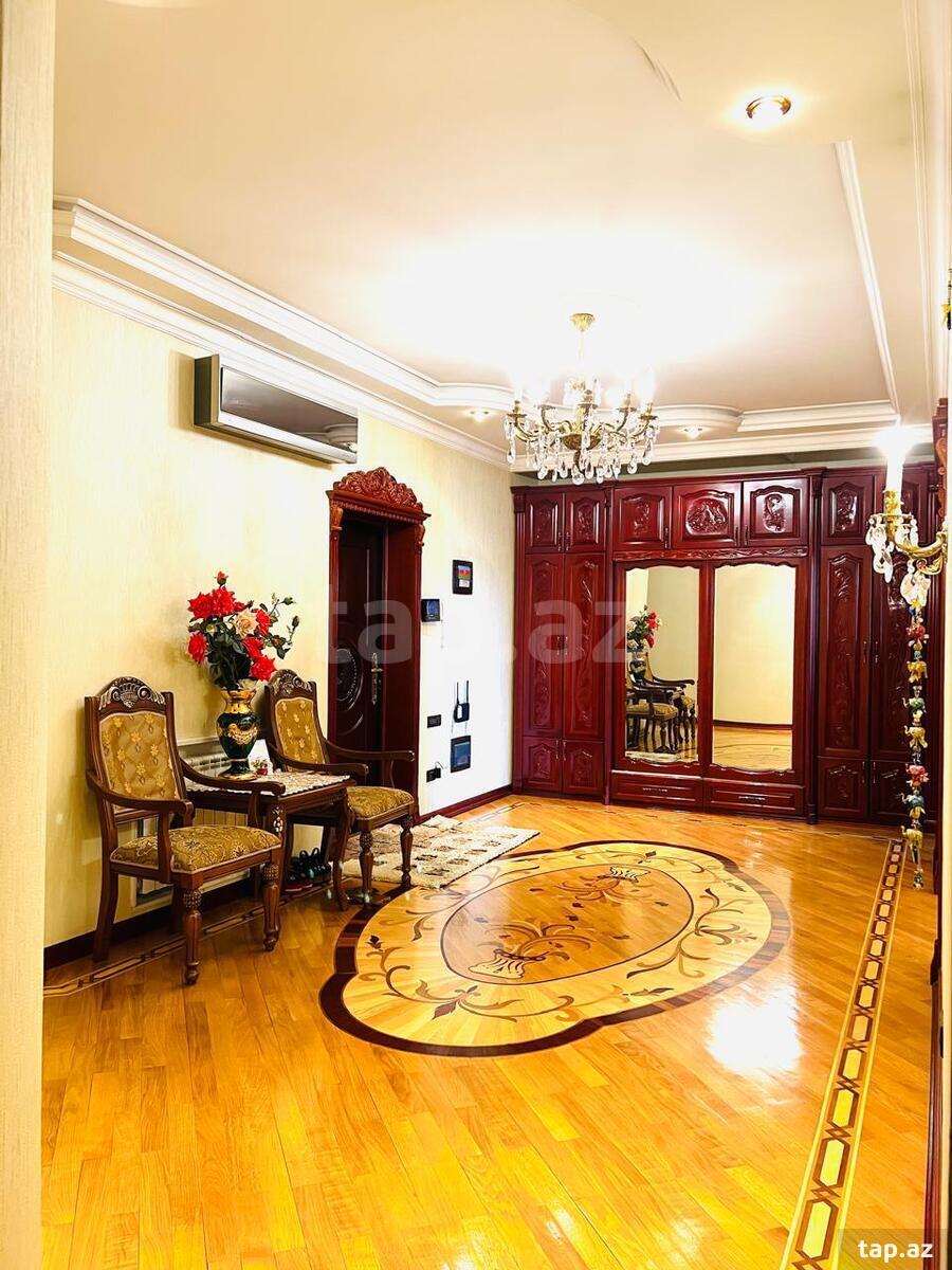 4-otaqlı yeni tikili, İnşaatçılar m., 153 m²