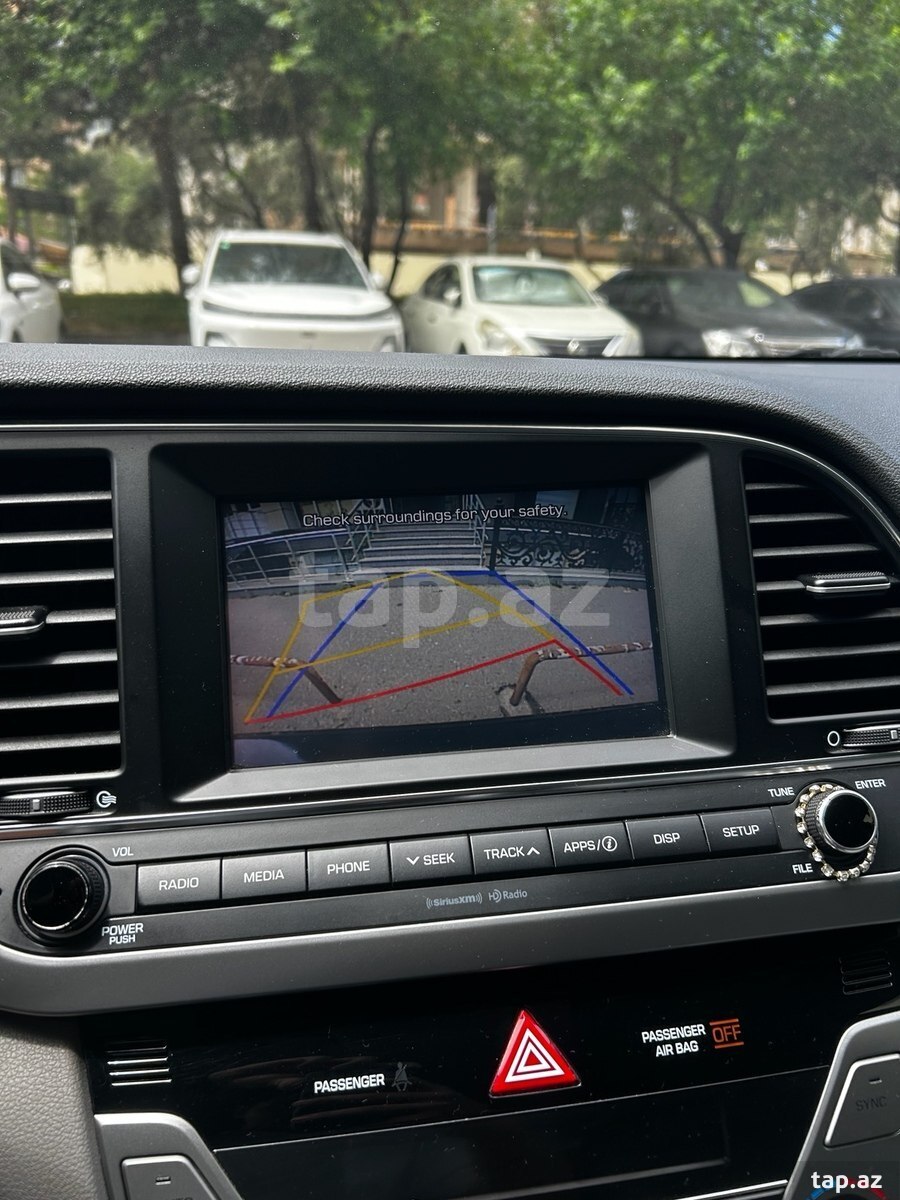Hyundai Elantra, 2017 il (2)