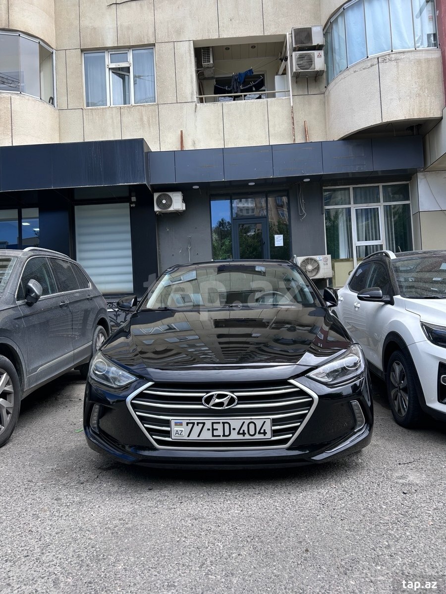Hyundai Elantra, 2017 il