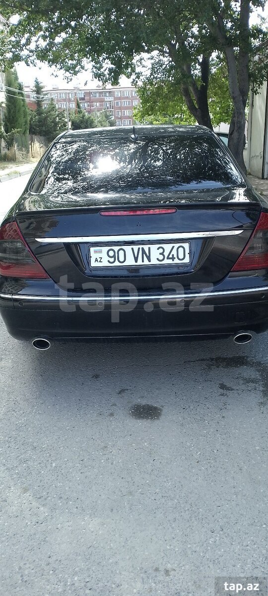 Mercedes E 200, 2002 il (3)