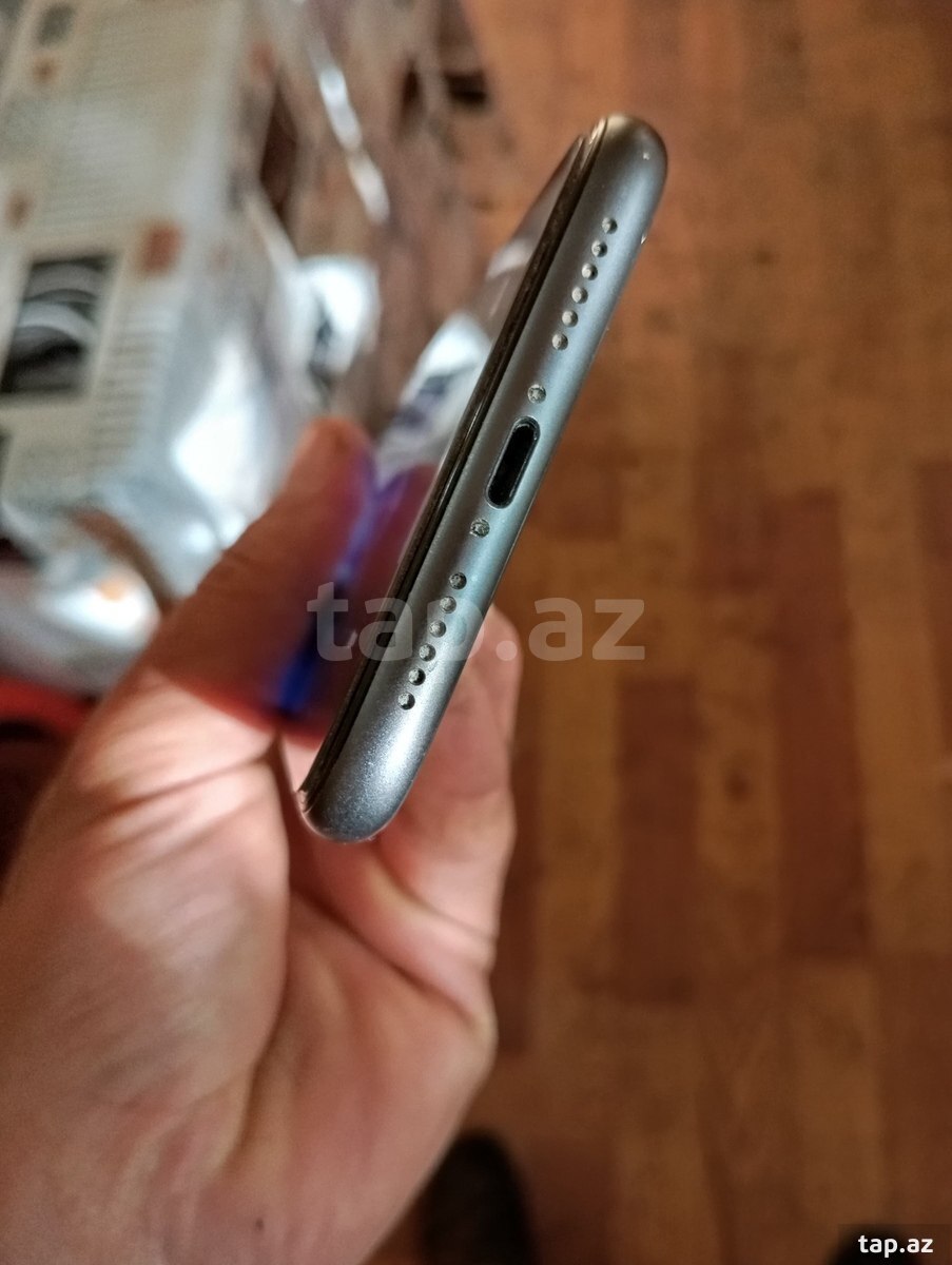 Apple iPhone 11 Black 128GB/4GB (4)