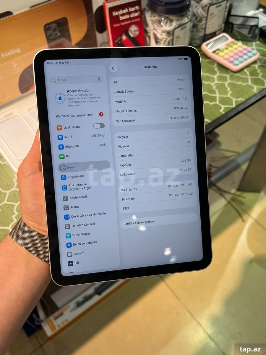 Apple iPad A16 (2025) (10)