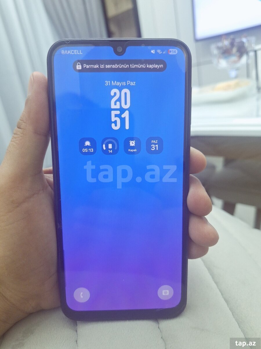 Samsung Galaxy A24 4G Dark Red 128GB/4GB (2)