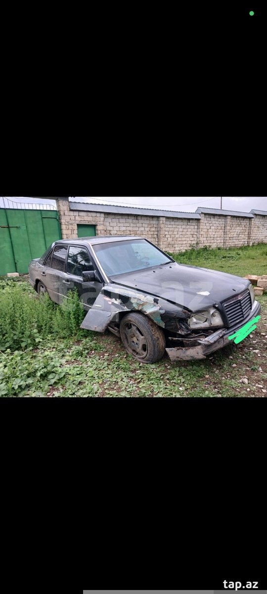 Mercedes 220 CE, 1994 il (3)
