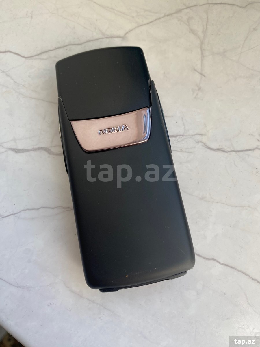 Nokia 8910 Black (3)