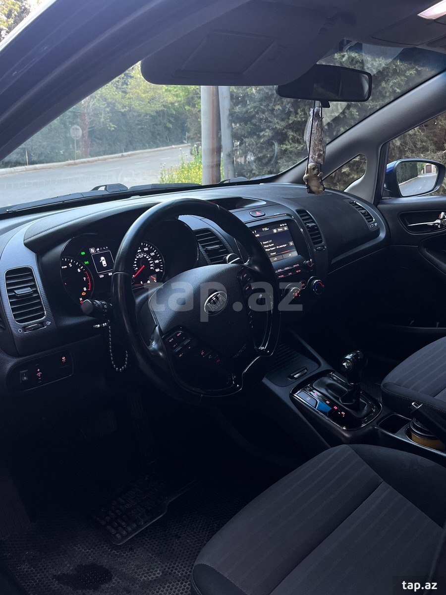 KIA Forte, 2017 il (7)
