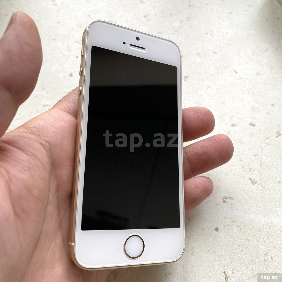 Apple iPhone SE Gold 64GB (2)