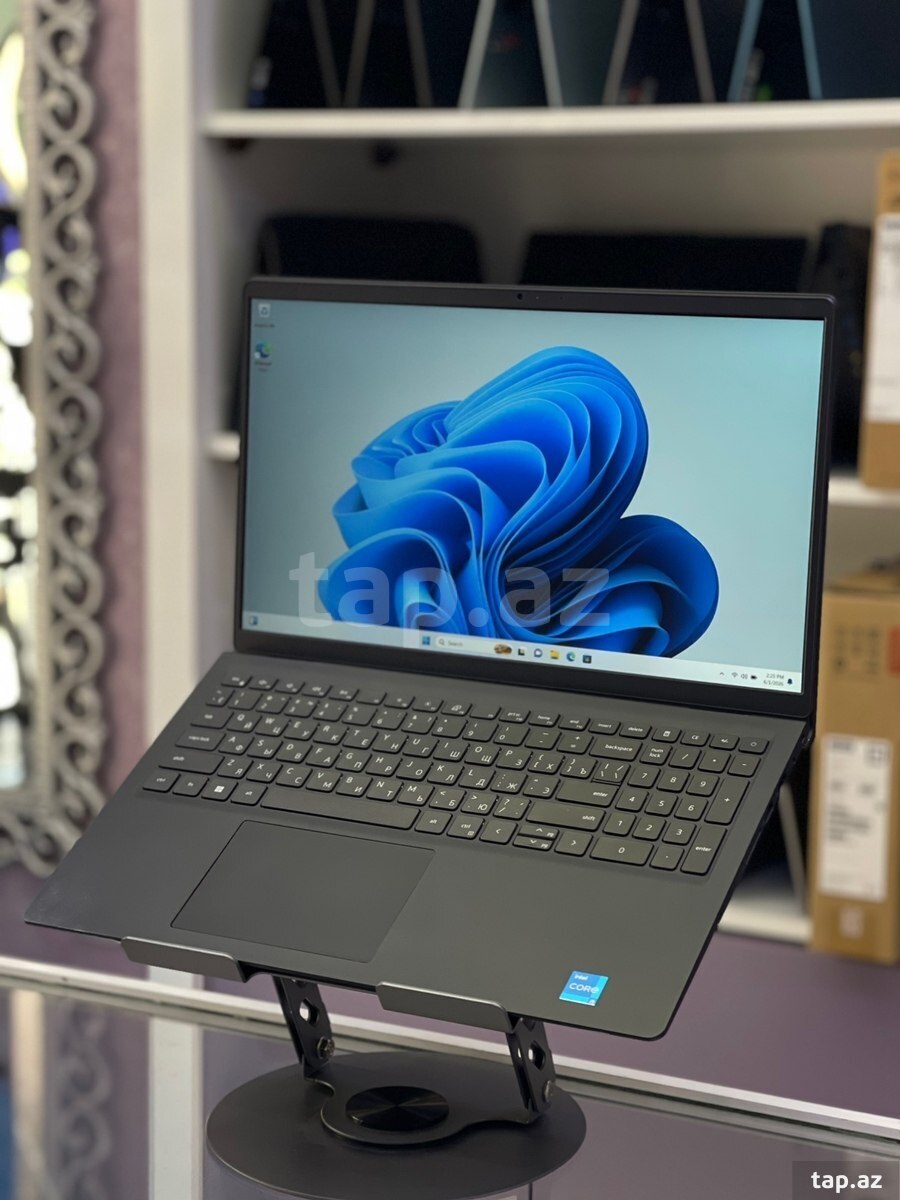 Dell Vostro 3520 (3)