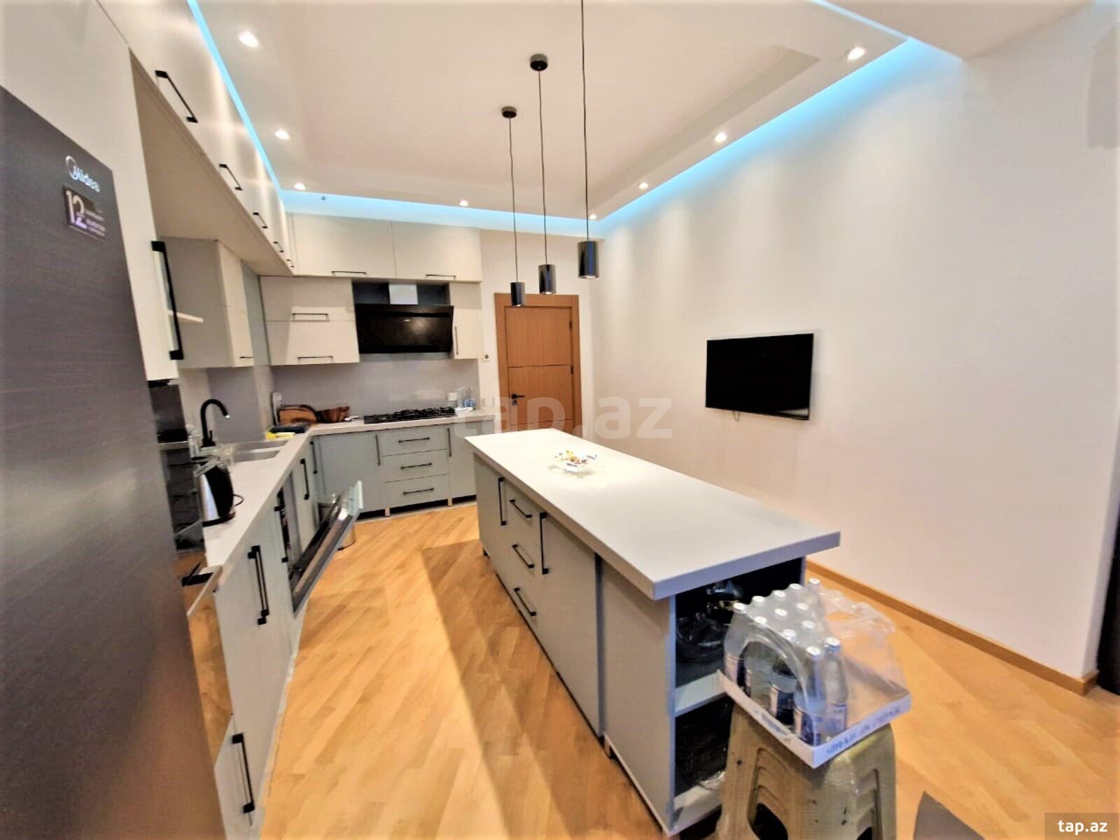 4-otaqlı yeni tikili kirayə verilir, Təbriz küç., 185 m² (14)