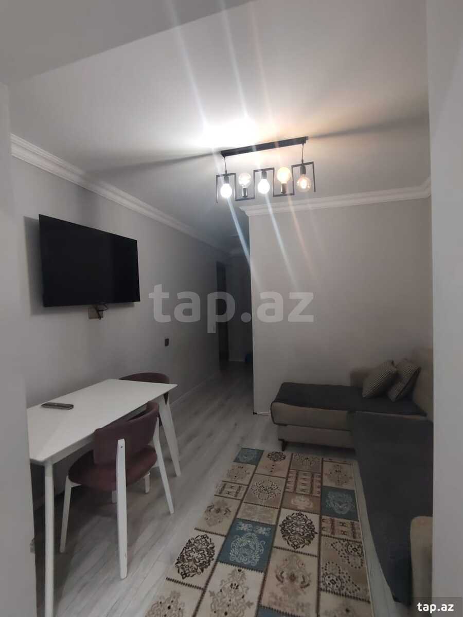 3-otaqlı mənzil kirayə verilir, 8 Noyabr pr., 70 m²