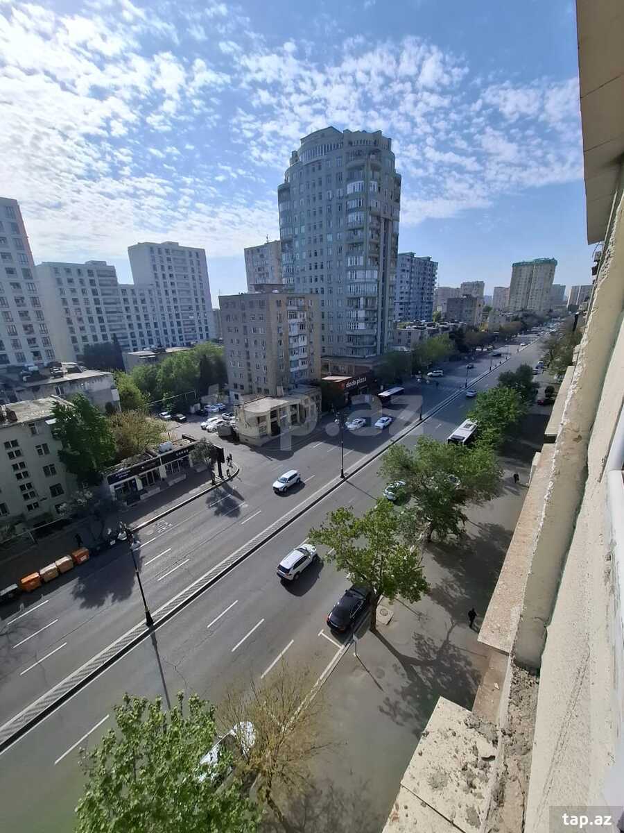 2-otaqlı mənzil, İnşaatçılar m., 65 m²