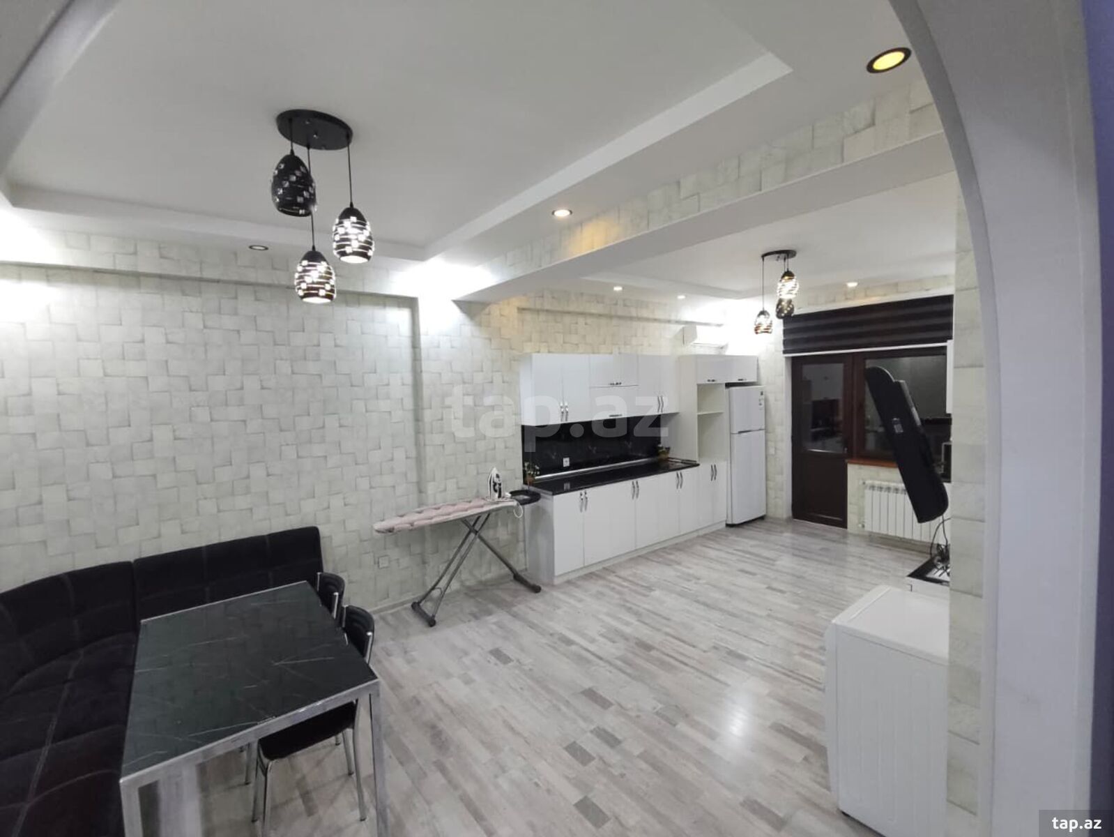 4-otaqlı yeni tikili kirayə verilir, Təbriz küç., 190 m²