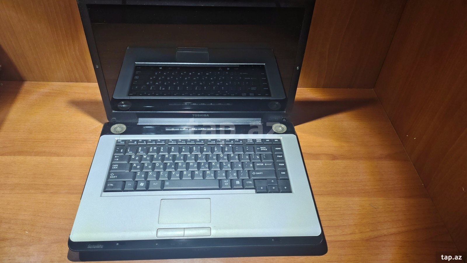Toshiba Satellite A200-1MB (2)